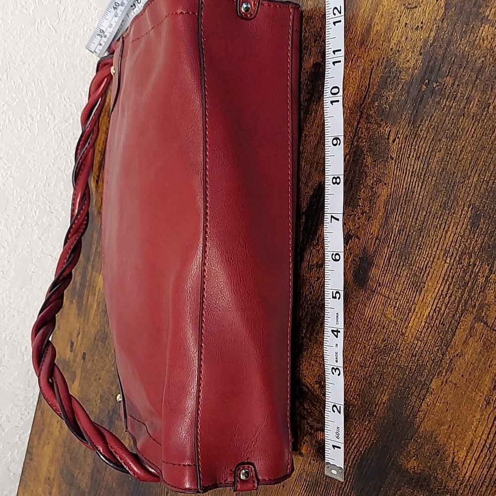 Relic Shoulder Bag Red - Picture 4 of 9